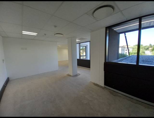 249M² OFFICE TO LET IN FOURWAYS